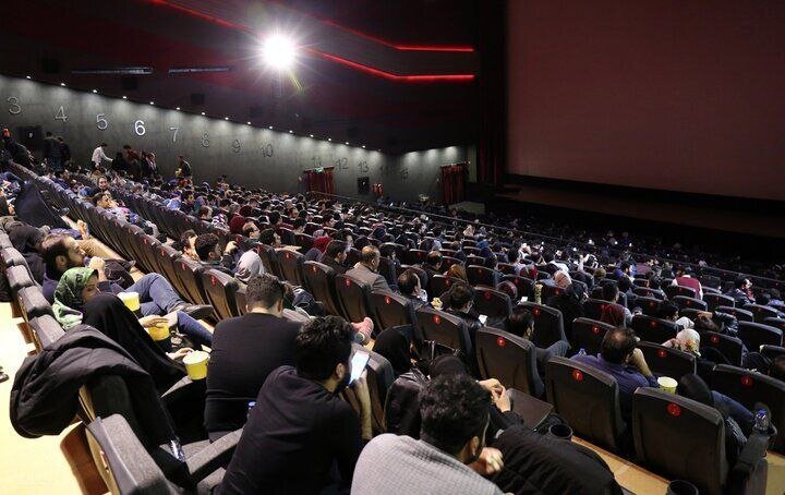 «صددام» و «سلام علیکم حاج آقا» در صدر فروش هفته/ کمدی‌ها پیشتازند