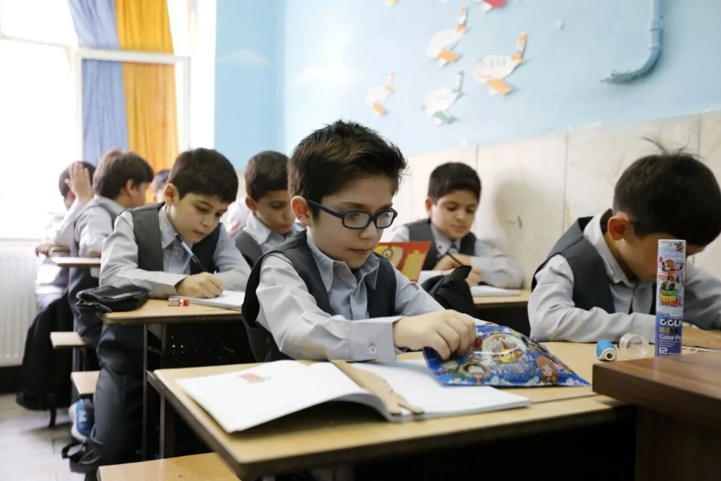 تمرکز مجلس بر عدالت آموزشی و کاهش تعطیلات
