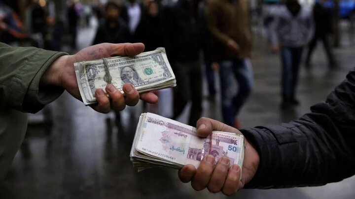 تیغ دلار آمریکایی بر اقتصاد ایرانی