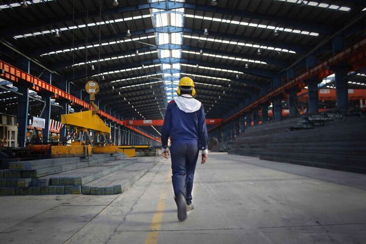 کمبود نقدینگی؛ مهم‌ترین عامل تعطیلی ۵۳ درصد واحدهای صنعتی