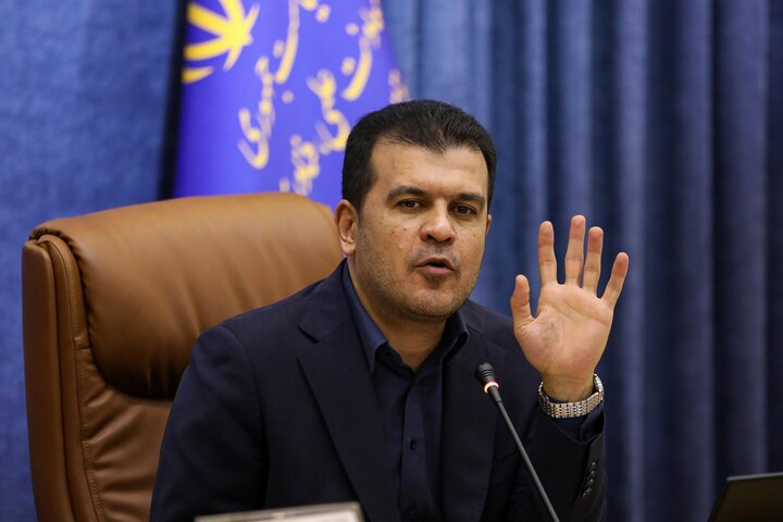 موضع افشین درباره صدور مجوز تاکسی اینترنتی؛ کسب‌وکارها را ناامید نکنیم