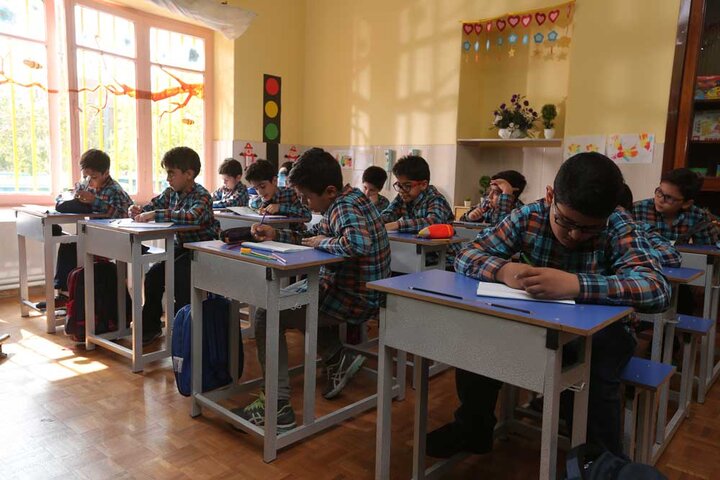 ۷۰ درصد دانش‌آموزان مدارس غیردولتی، فرزندان کارمندان هستند