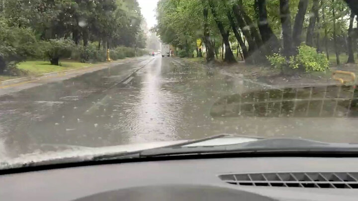 بارش‌های شدید، بادهای خطرناک و گردوخاک در چندین استان