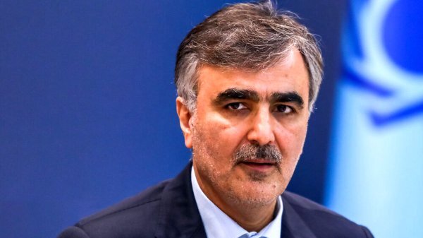 فرزین: هیچ برنامهای برای افزایش نرخ ارز ۷۰ هزار تومانی نداریم