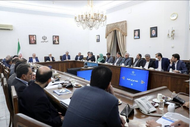 عارف: پیش‌بینی‌های اقتصادی در صورت اجرای مکانیزم ماشه درنظر گرفته است