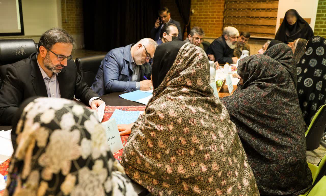 آزادی و اعطای مرخصی به ۵۳ زندانی در جریان بازدید رئیس کل و قضات دادگستری البرز از بند نسوان ندامتگاه فردیس