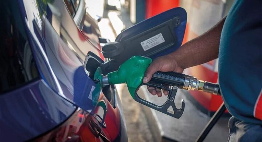 اولین محموله بنزین سوپر هفته آینده وارد کشور می‌شود