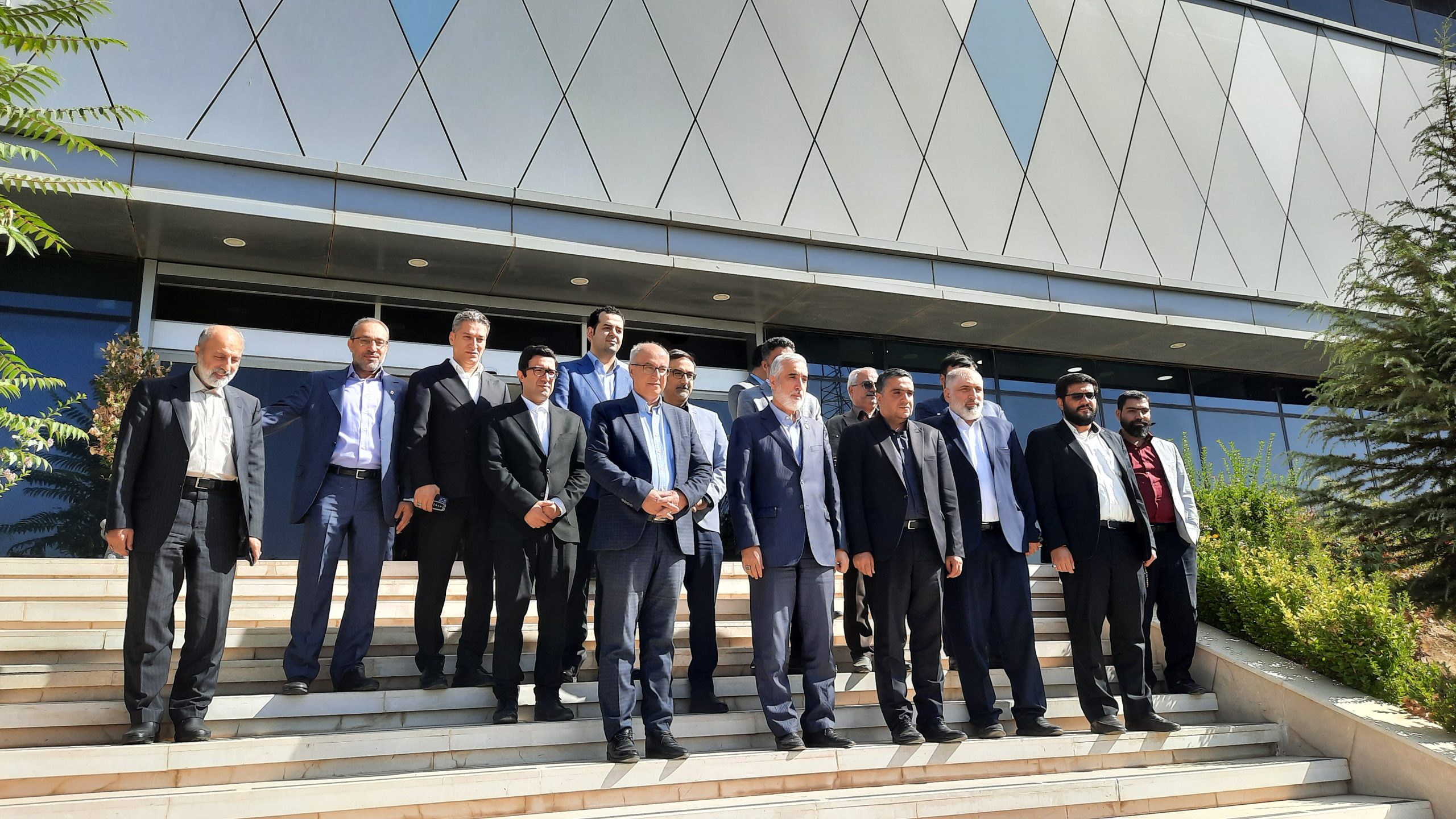 بازدید نمایندگان مجلس و معاونت غذا و دارو از شرکت بیوسان فارمد گروه دارویی برکت