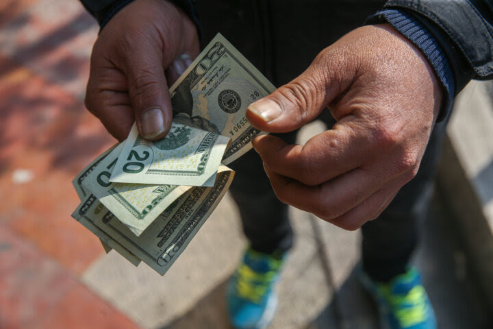 بانک مرکزی از شنبه عرضۀ اسکناس ارز را افزایش می‌دهد