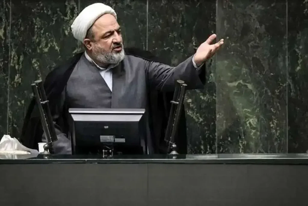 رسایی: دیوان محاسبات نامه داده که تمام امضا‌های آقای عارف غیر قانونی است