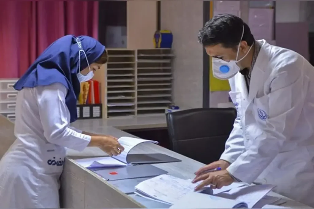 جانشین وزیر بهداشت: بیش از ۳۰ هزار پزشک طی ۷ سال گذشته تقاضای مهاجرت کردند