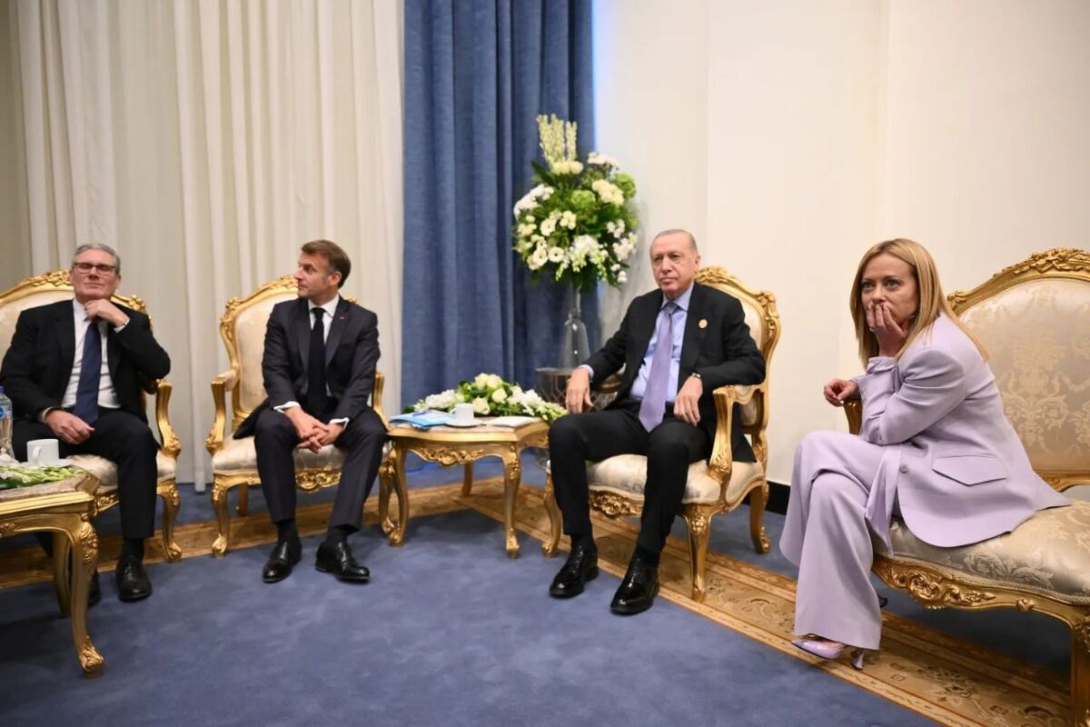 اردوغان به سیگار کشیدن جورجیا ملونی گیر داد