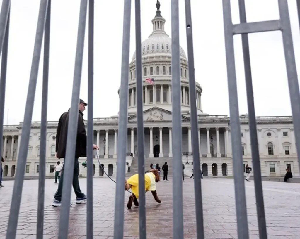 بازگشایی دولت آمریکا رای نیاورد / تعطیلی ادامه دارد