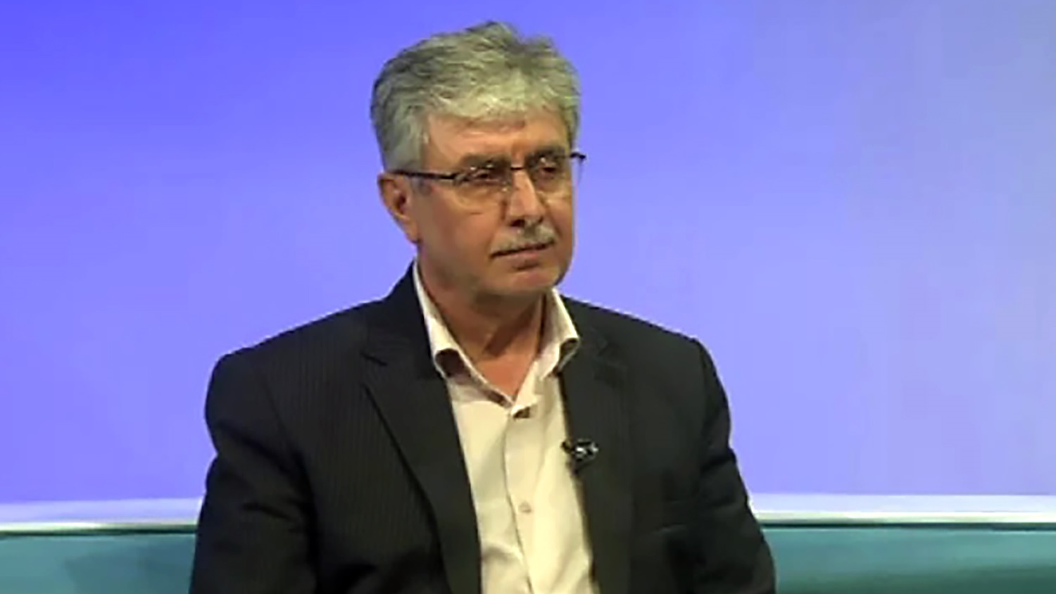 تکیه بر تولید داخلی در مواجهه با دلار بی‌قرار