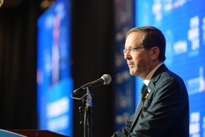 باز هم لبه پرتگاه قرار داریم