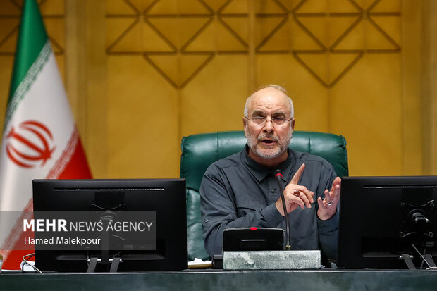 امر جناحی را هرگز و با هیچ بهانه و عذری بر امر ملی مقدم نکنیم