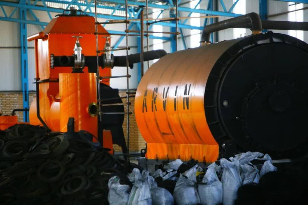 تبدیل شیرابه پسماند به پودر موزائیک و استحصال بنزین و گازوئیل از زباله نفتی