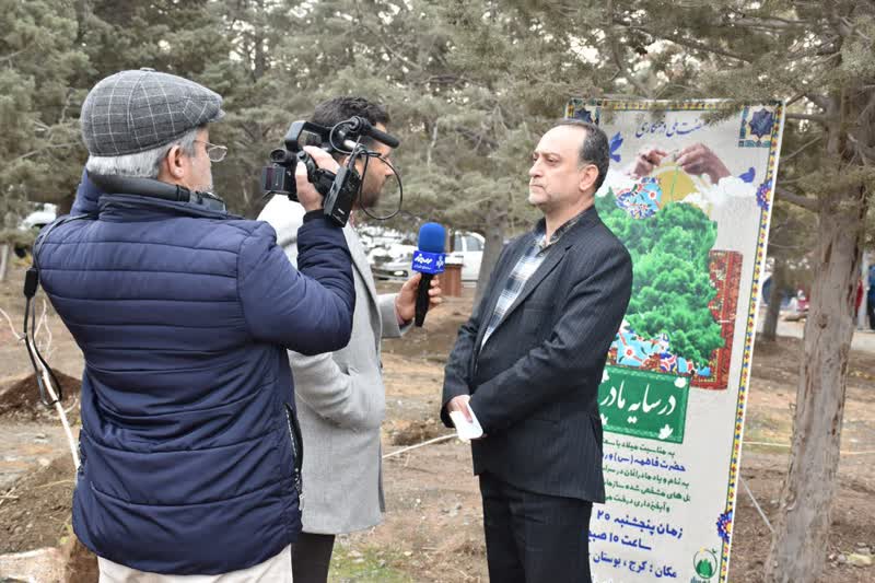 پویش نهالکاری در سایه مادر در بوستان جهان نمای کرج
