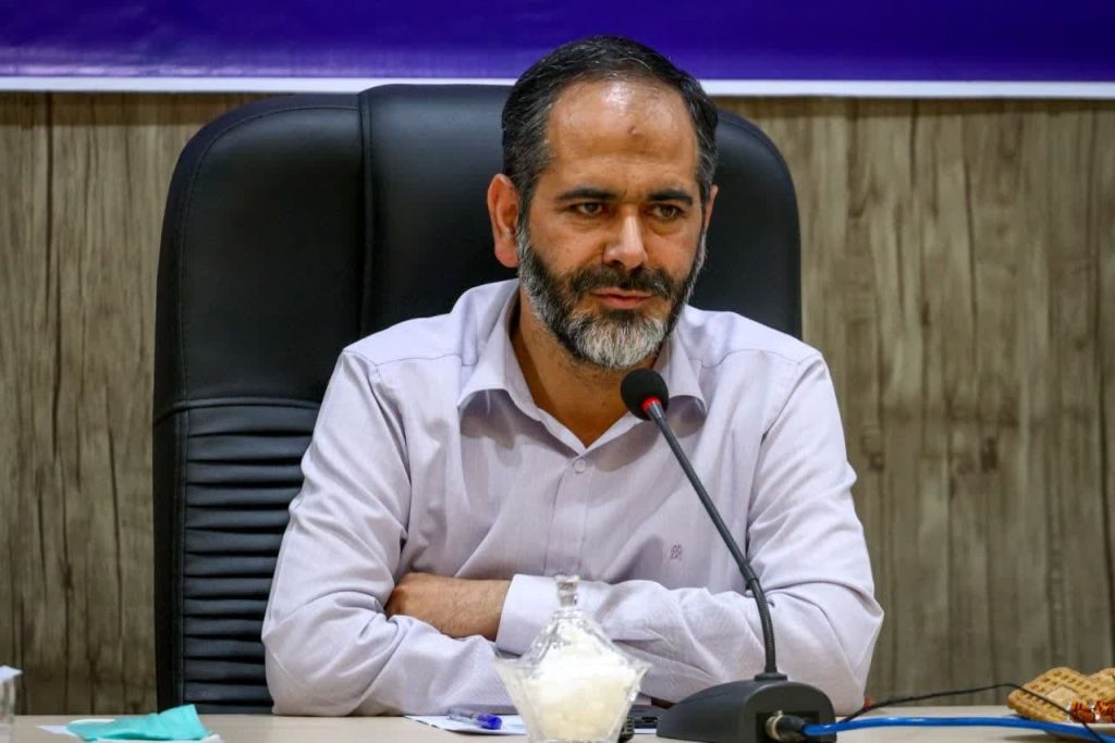 مدیرانی که در جنگ اقتصادی به تایلند و قطب می‌روند سفره مردم را کوچک می‌کنند