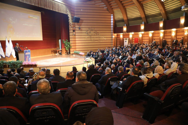 تاکید بر شناخت‌ بازارهای جهانی و توسعه صادرات