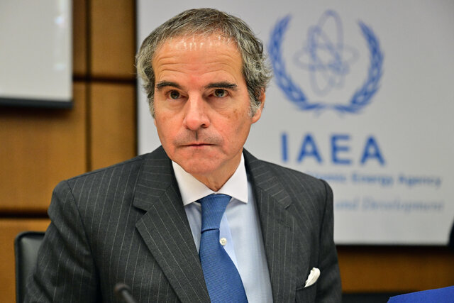 با همه طرف‌ها برای حل موضوع هسته‌ای ایران گفت‌وگو می‌کنم