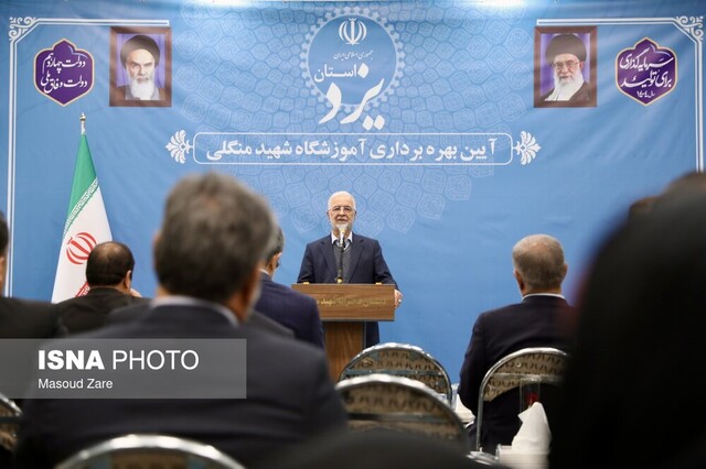 بهره‌برداری از آموزشگاه ۱۸ کلاسه با حضور وزیر کشور در یزد