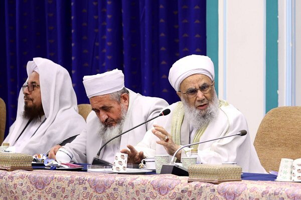 حفظ امنیت و دفاع از حافظان آن واجب است