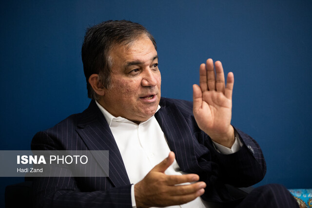 به رضاییان، آزادی و جلالی حق می‌دهم