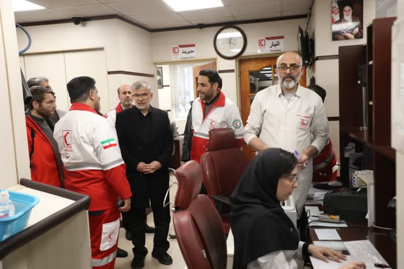 جان‌فشانی ۲۰۰ تیم عملیاتی هلال‌احمر البرز مانع از افزایش آمار شهدا در حوادث اخیر شد/ بازدید استاندار از روند تأمین داروهای کمیاب در البرز