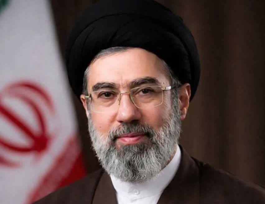 مختصری از زندگینامه آیت الله مجتبی حسینی خامنه‌ای