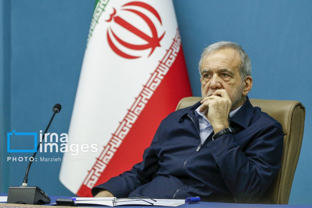 پزشکیان: تهدید به بازگرداندن یک ملت به عصر حجر، آیا معنایی جز جنایت گسترده جنگی دارد؟