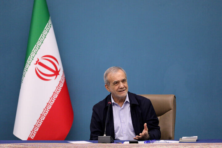پزشکیان: دهک‌بندی خانوارها باید بر پایه داده‌های دقیق بازنگری شود