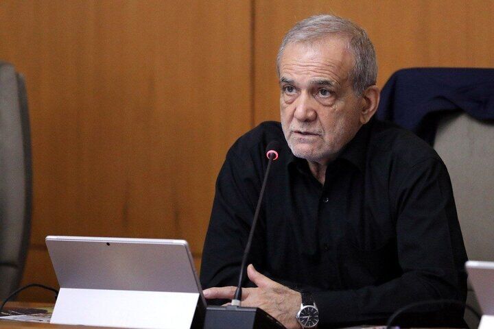 پزشکیان: اگر رهبری دستور می‌دادند مذاکره نشود قطعاً اطاعت می‌کردیم