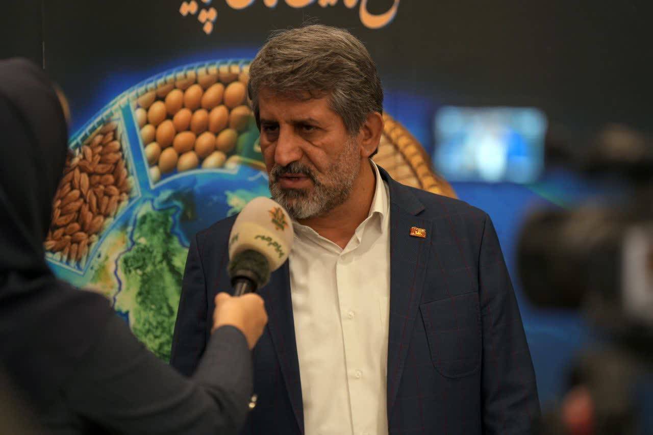 تولید بیش از ۱۰ هزار دستگاه تراکتور و بکهو و ارزآوری ۱۰ میلیون دلاری در چهار ماهه نخست سال جاری از سوی تراکتورسازی