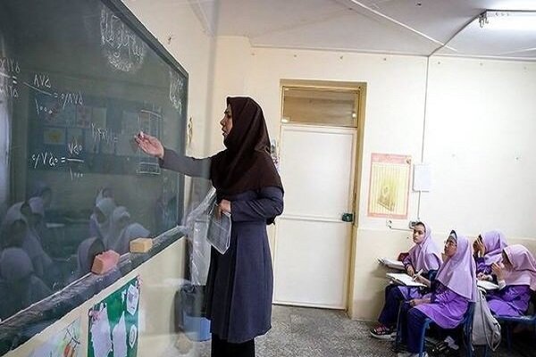 تأمین نیروی انسانی مدارس با معلمان بازنشسته و حق‌التدریس