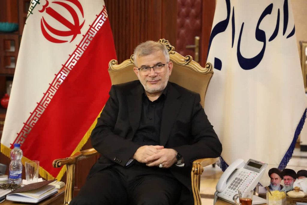 نشست استاندار البرز با مجمع نمایندگان استان برای بررسی مسائل و اولویت‌های توسعه‌ای
