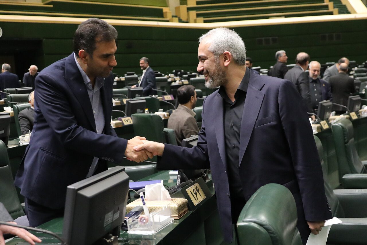 کارت زرد مجلس به وزیر اقتصاد درباره گرانی‌های اخیر